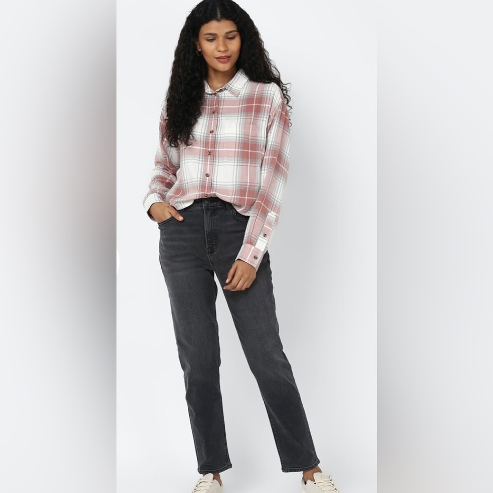 American Eagle women’s size large‎ cropped flannel plaid button up like new